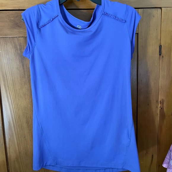 Two Exercise Tops - Picture 13 of 14